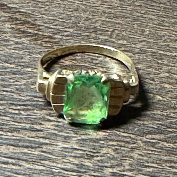 10k gold peridot ring gold gemstone - Picture 1 of 14